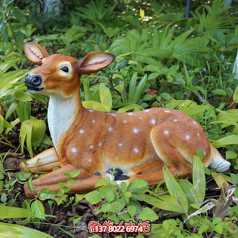 玻璃鋼雕塑梅花鹿——點綴景區(qū)公園美景