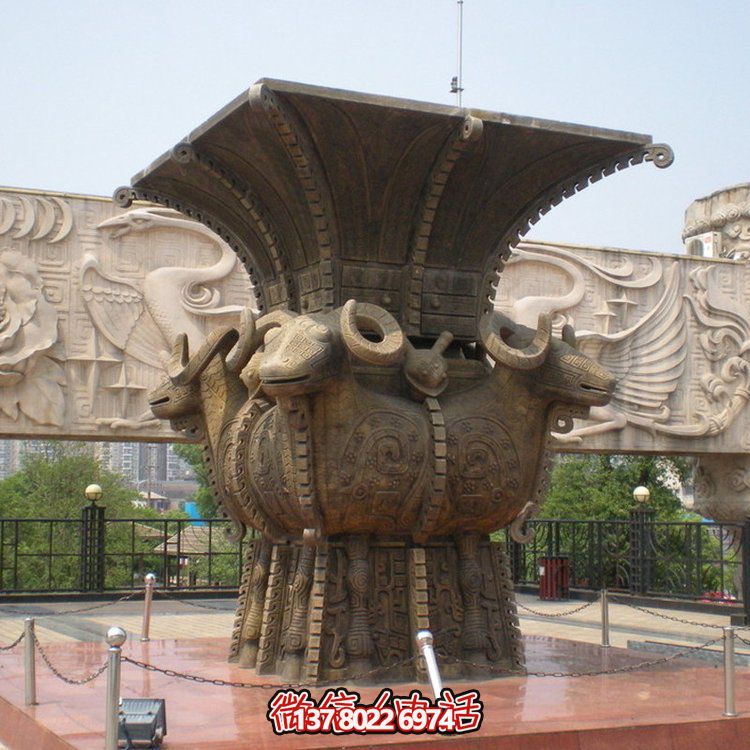 方尊銅香爐雕塑，讓景區(qū)廣場更加精彩