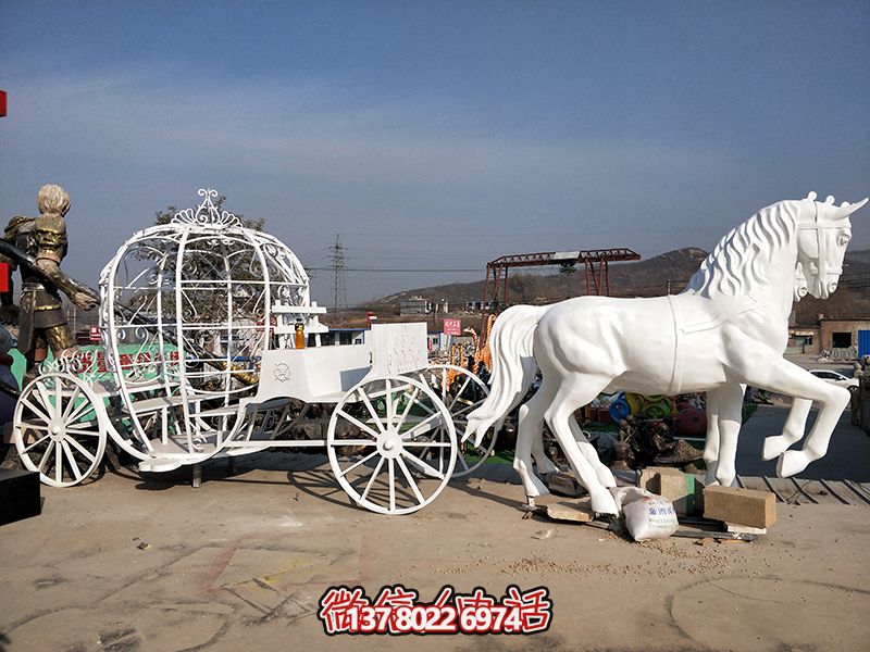 游樂場公園不銹鋼創意馬車雕塑