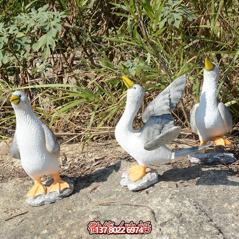 草坪池塘玻璃鋼樹脂抬頭的鴿子雕塑